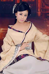 释由美子